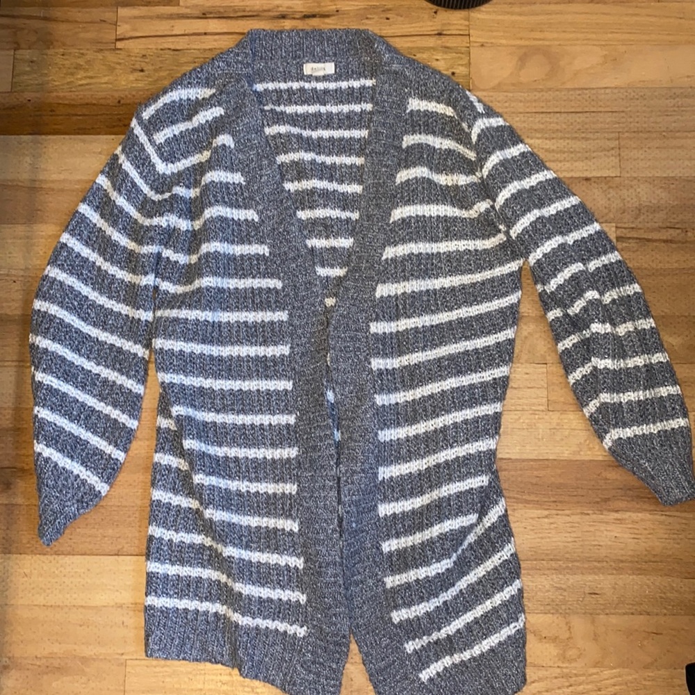 Gray and white striped oversized cardigan m/l. No buttons or zipper